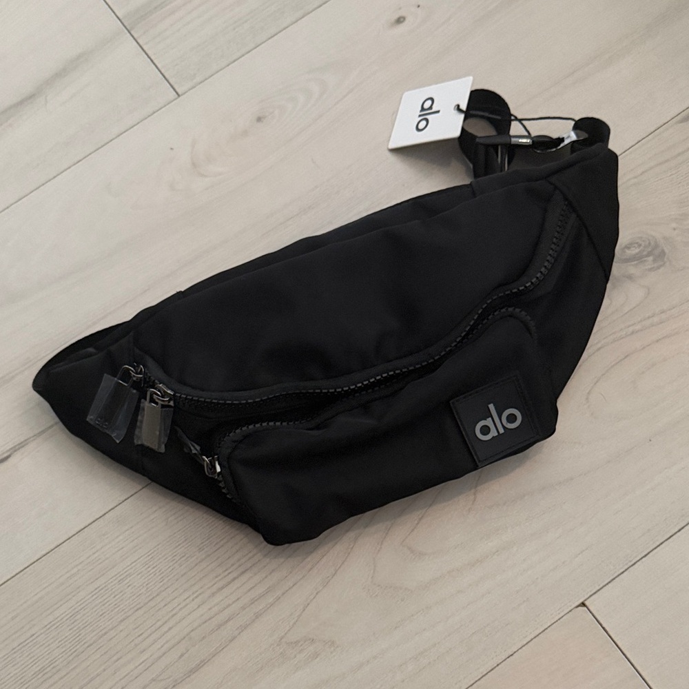 ALO Yoga Black Belt Bag